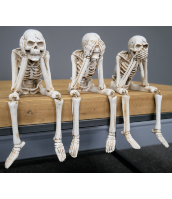 Sitting Skeletons (3...