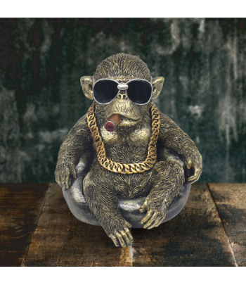 Gorilla Chilling